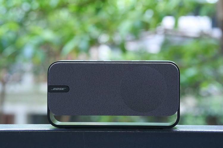 終于,在這兩天,小雷收到了bose最新的產(chǎn)品bose soundlink